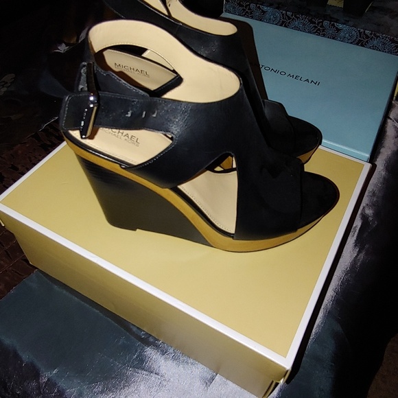 Shoes - Picture 1 of 2